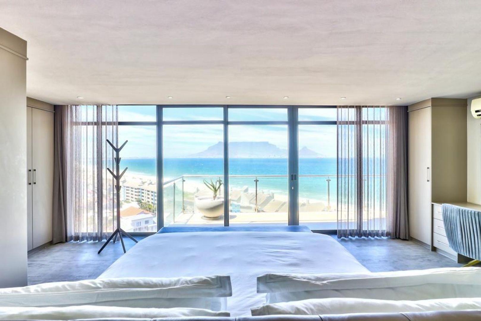 4 Bedroom Property for Sale in Bloubergrant Western Cape